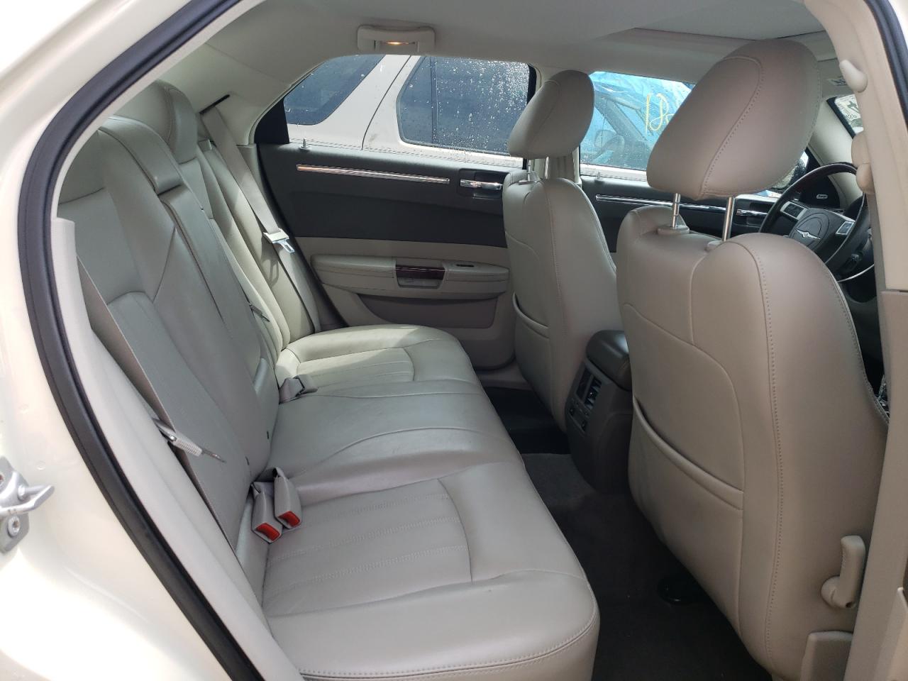 Photo 6 from auction – 2008 CHRYSLER 300C with VIN 2C3KA63H88H137239