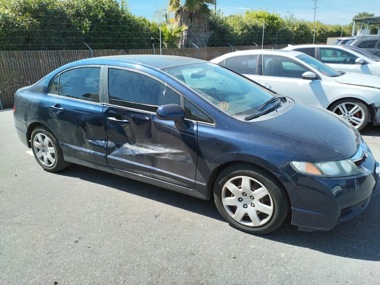 Photo 9 from auction – 2010 HONDA CIVIC LX with VIN 19XFA1F53AE075073