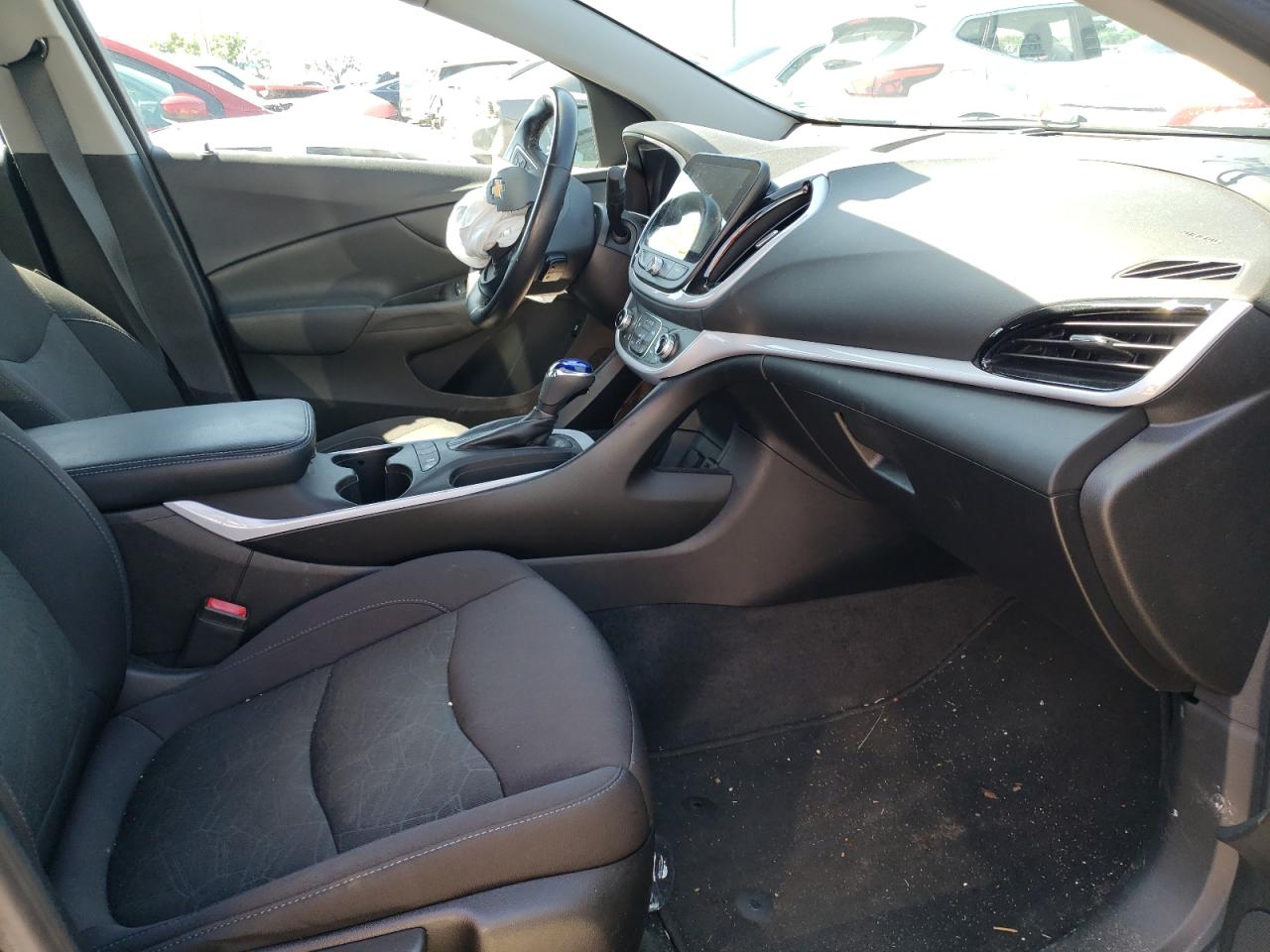 Photo 5 from auction – 2018 CHEVROLET VOLT LT with VIN 1G1RA6S52JU125651