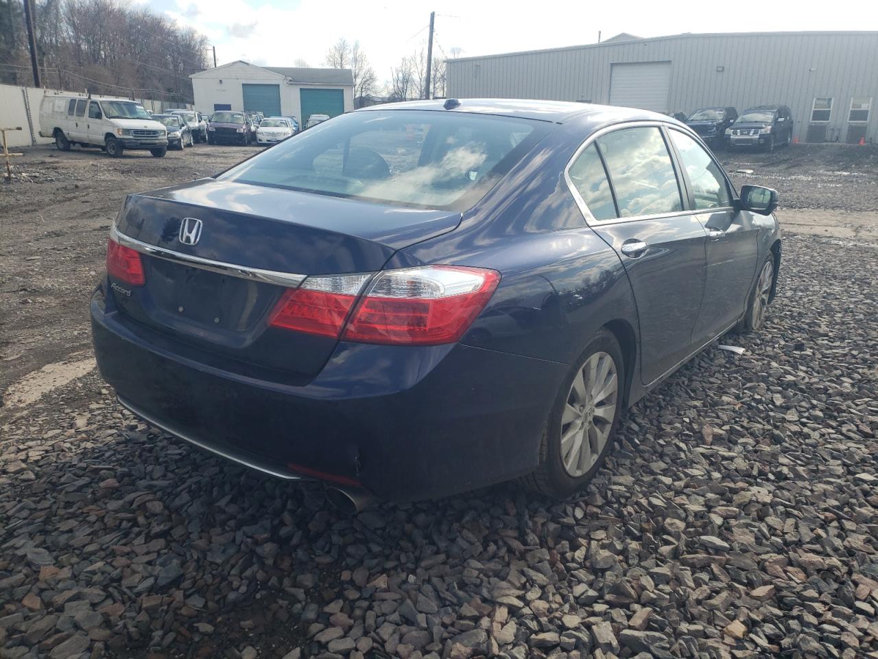 Photo 4 from auction – 2015 HONDA ACCORD EXL with VIN 1HGCR2F85FA203577