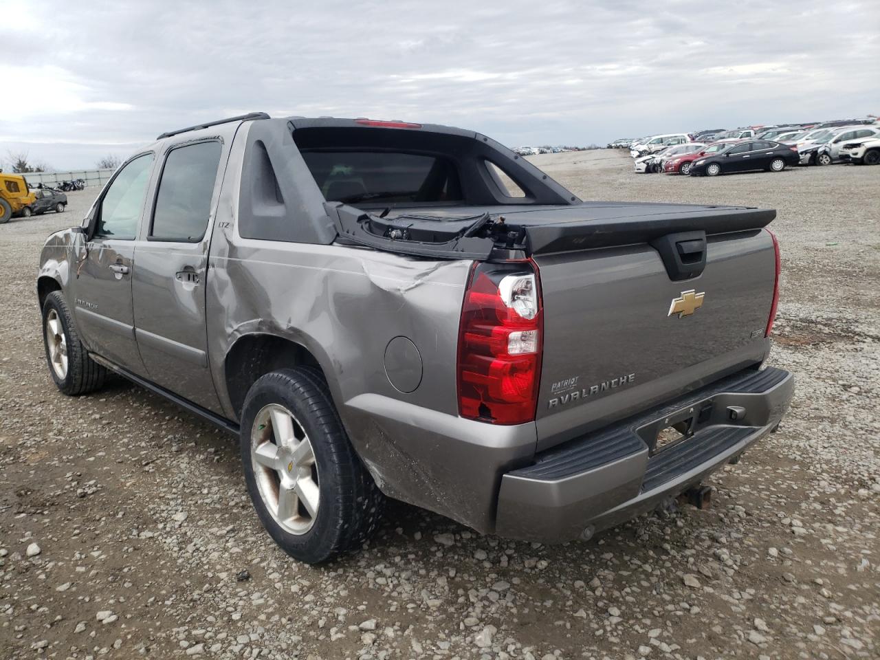 Photo 3 from auction – 2007 CHEVROLET AVALANCHE with VIN 3GNFK12327G251729