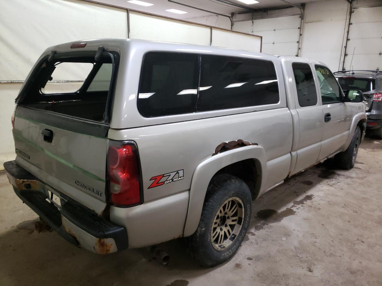Photo 4 from auction – 2005 CHEVROLET SILVERADO with VIN 1GCEK19Z05Z229370
