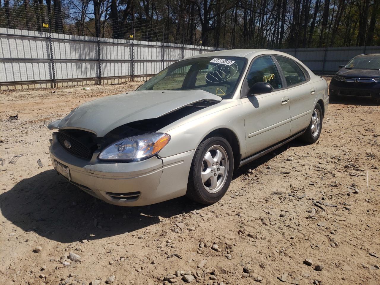 Photo 2 from auction – 2006 FORD TAURUS SE with VIN 1FAFP53U66A109041