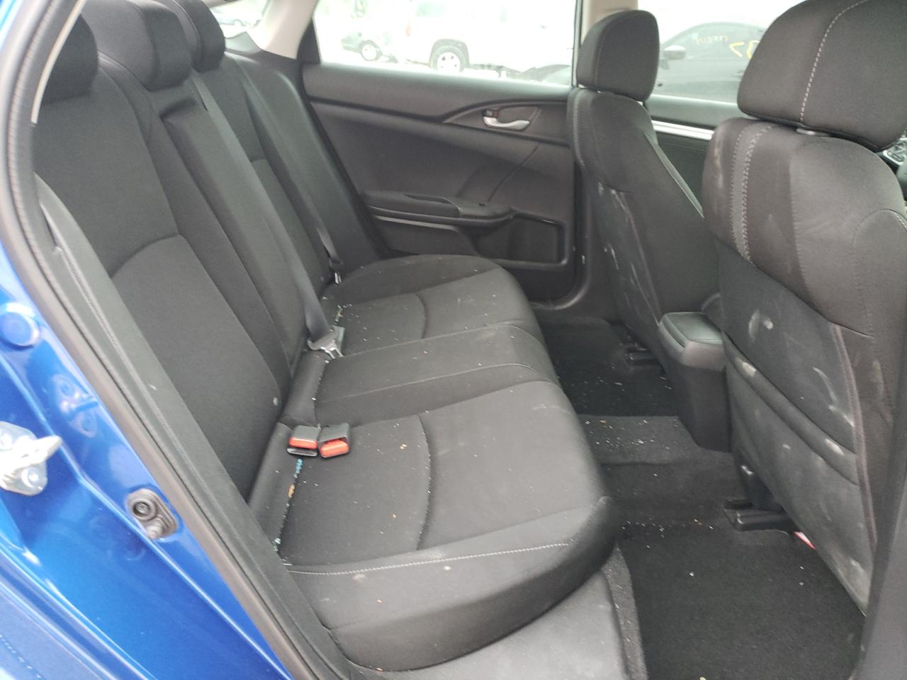 Photo 6 from auction – 2018 HONDA CIVIC EX with VIN 19XFC2F71JE010028