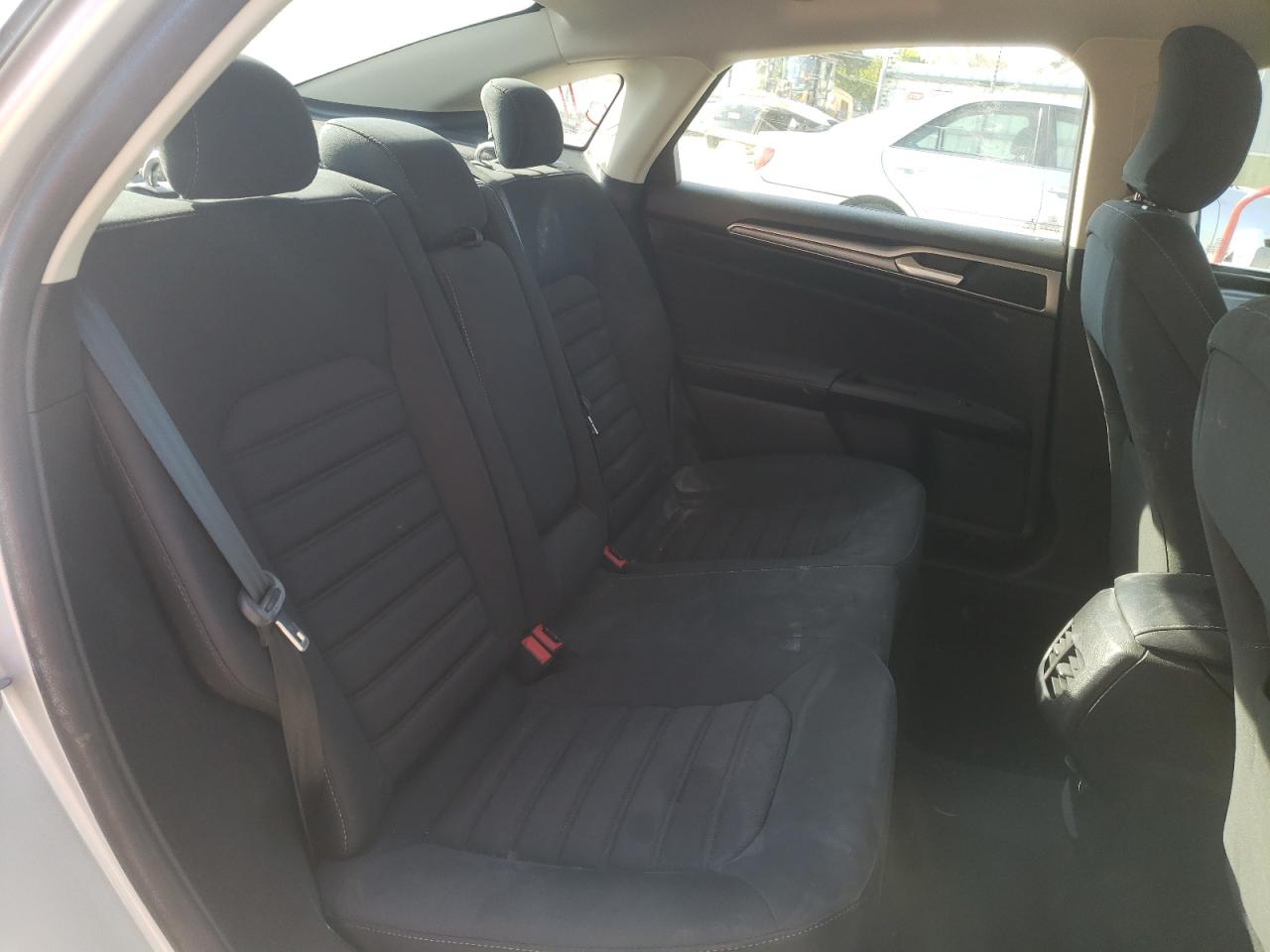 Photo 6 from auction – 2019 FORD FUSION SE with VIN 3FA6P0HD8KR152159