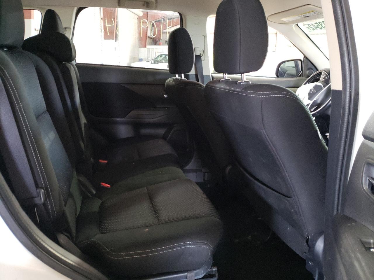 Photo 6 from auction – 2016 MITSUBISHI OUTLANDER with VIN JA4AD3A36GZ004220