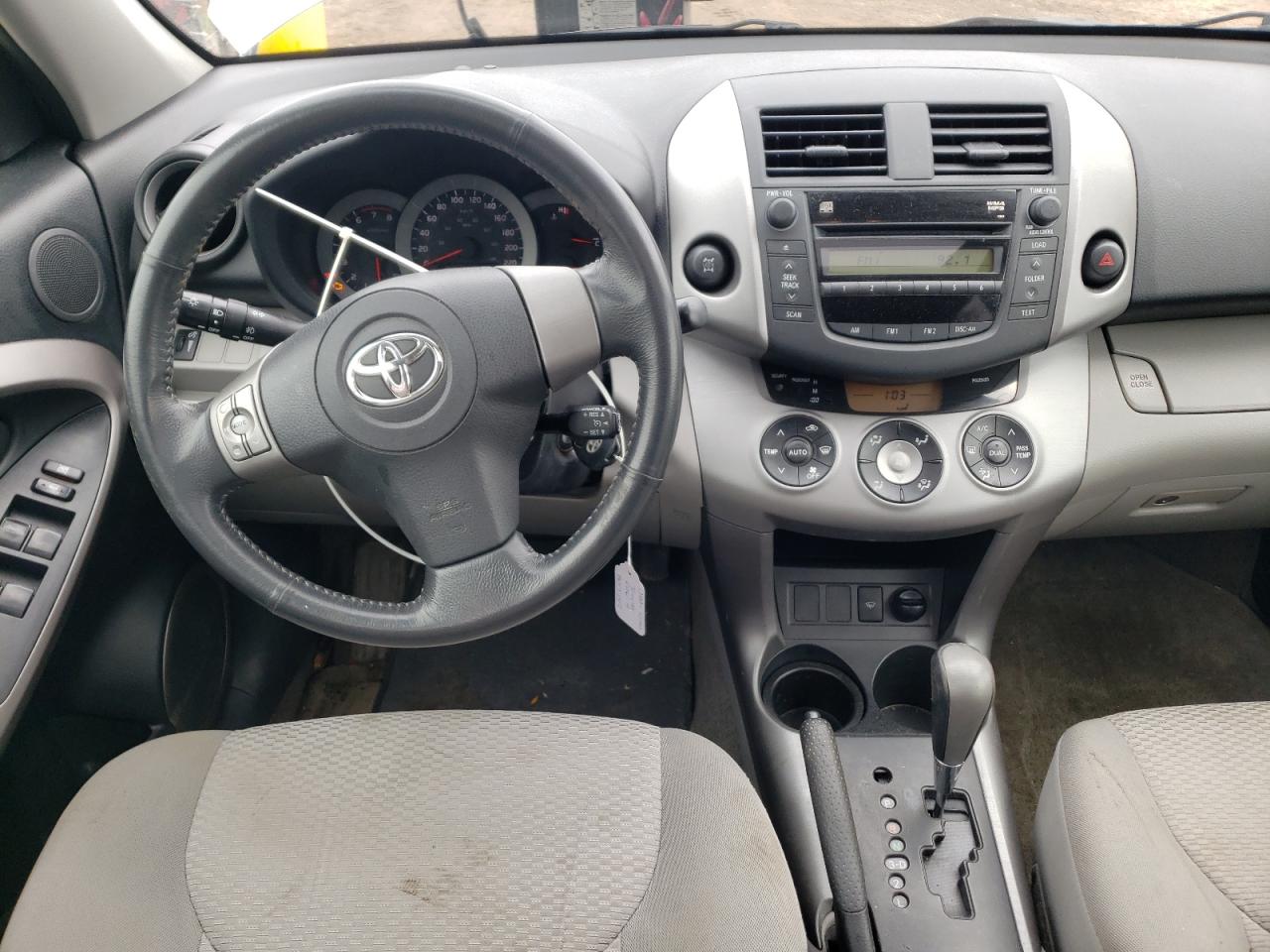 Photo 9 from auction – 2007 TOYOTA RAV4 LIMIT with VIN JTMBD31V176040409