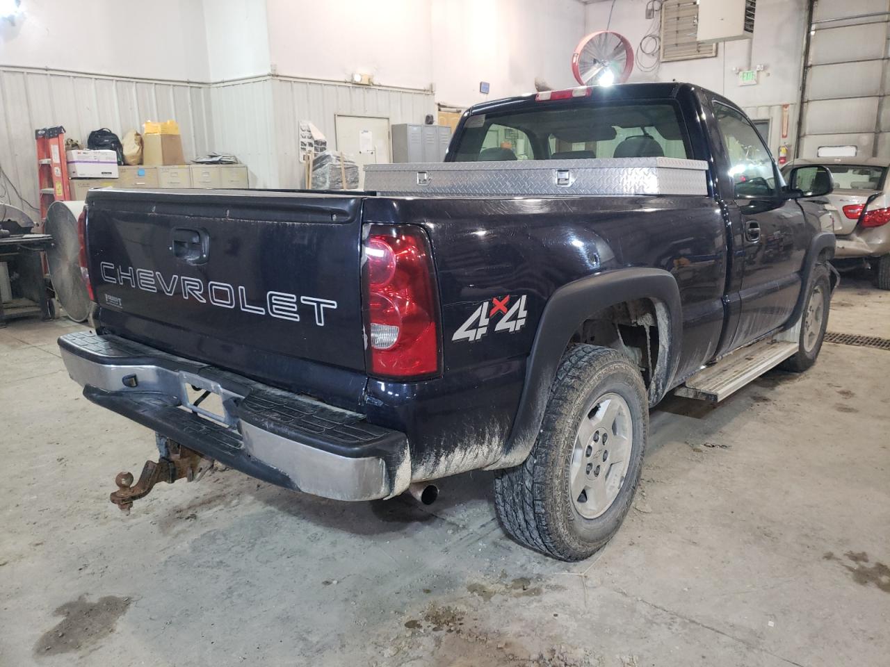Photo 4 from auction – 2005 CHEVROLET SILVERADO with VIN 1GCEK14V25Z263914