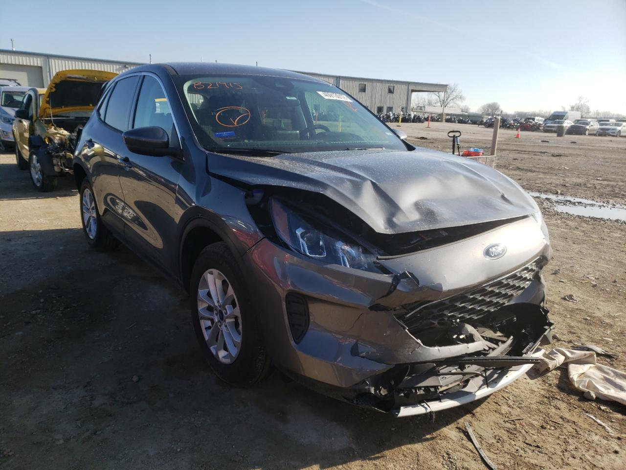 Photo 1 from auction – 2021 FORD ESCAPE SE with VIN 1FMCU0G68MUB21915