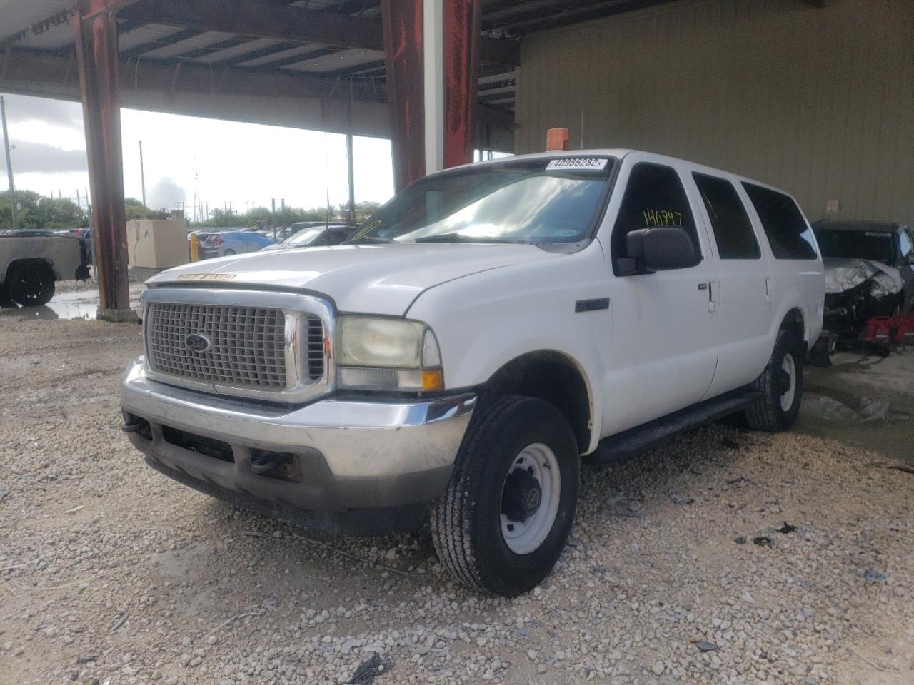 Photo 2 from auction – 2002 FORD EXCURSION with VIN 1FMNU41S72EB96957