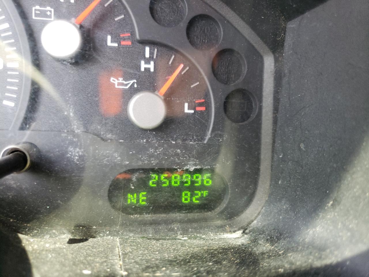 Photo 8 from auction – 2004 FORD EXPLORER X with VIN 1FMZU63K94ZA92380