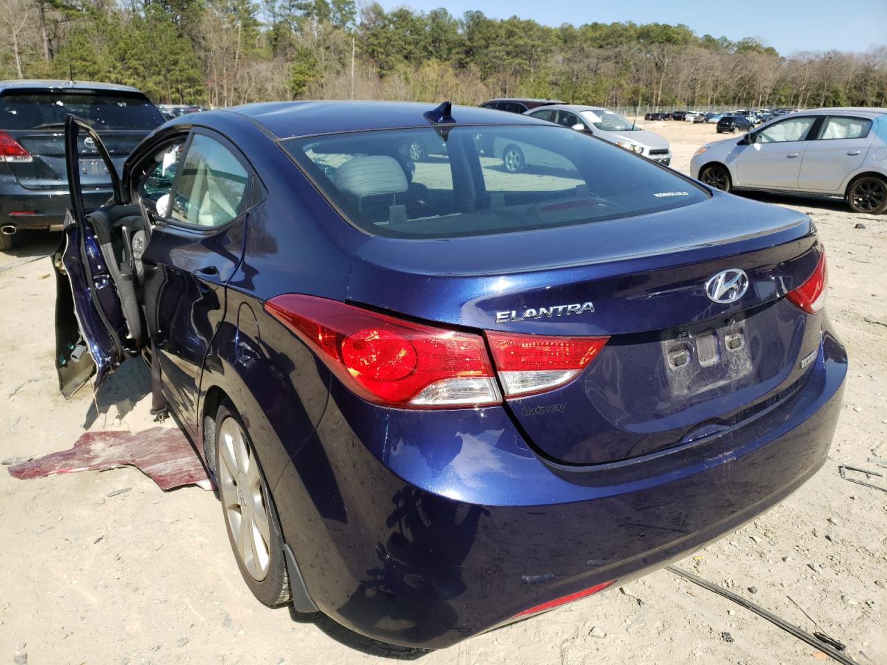 Photo 3 from auction – 2013 HYUNDAI ELANTRA GL with VIN 5NPDH4AE6DH280690