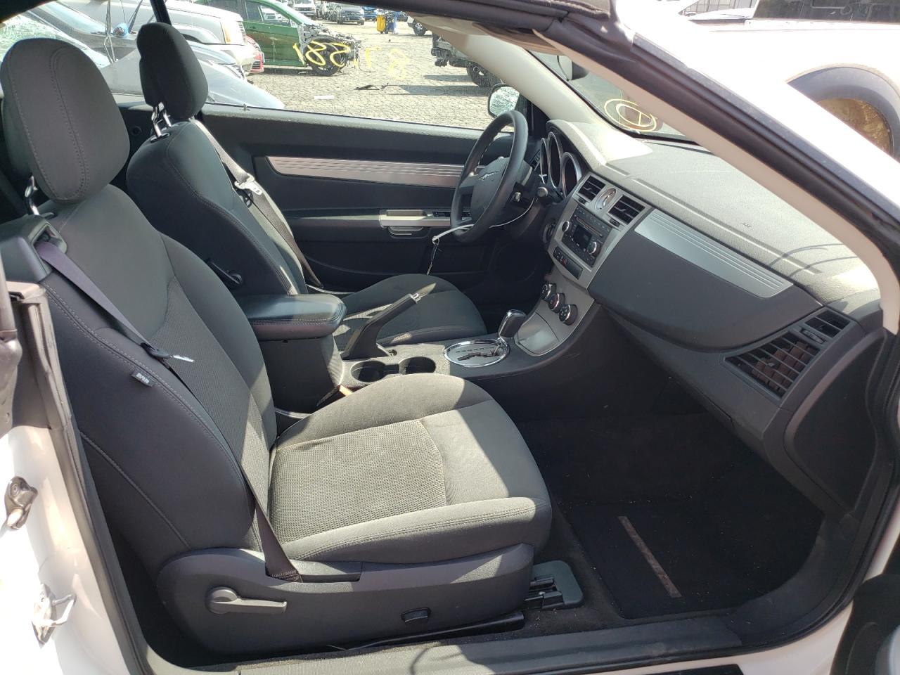 Photo 5 from auction – 2010 CHRYSLER SEBRING TO with VIN 1C3BC5ED5AN197233