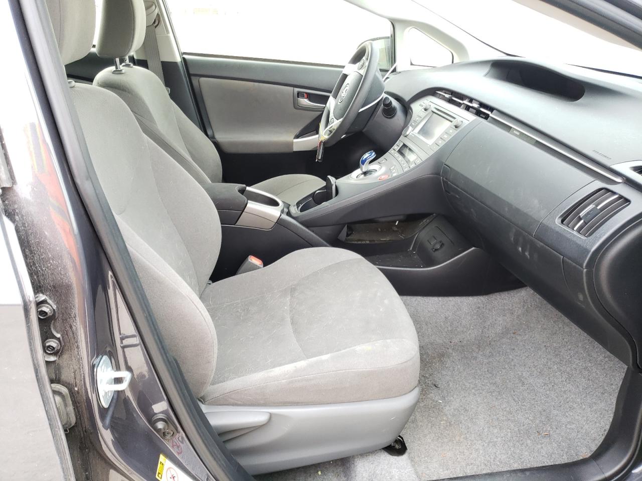 Photo 5 from auction – 2015 TOYOTA PRIUS with VIN JTDKN3DUXF1904725