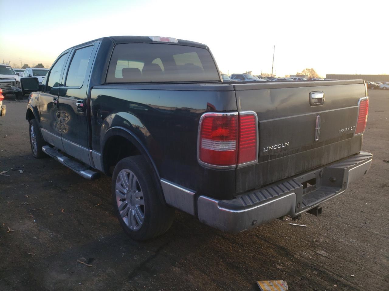 Photo 3 from auction – 2007 LINCOLN MARK LT with VIN 5LTPW18567FJ02233