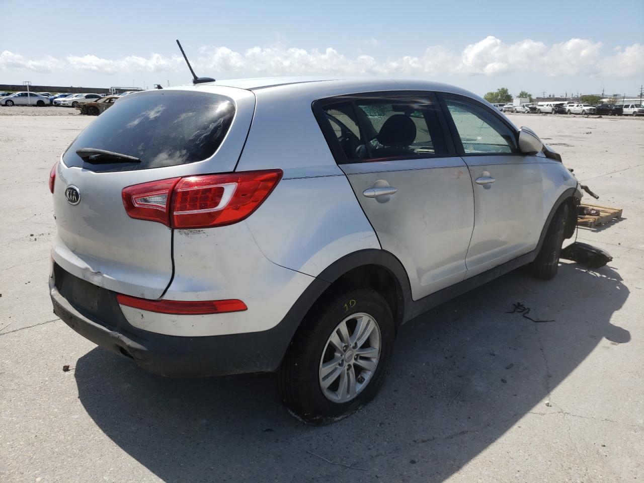 Photo 4 from auction – 2011 KIA SPORTAGE L with VIN KNDPB3A26B7044900