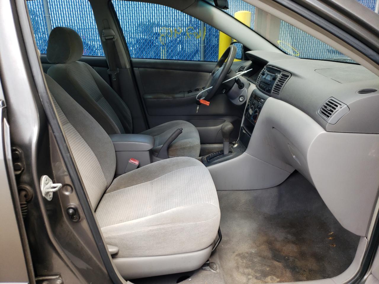 Photo 5 from auction – 2005 TOYOTA COROLLA CE with VIN 1NXBR32E05Z458402
