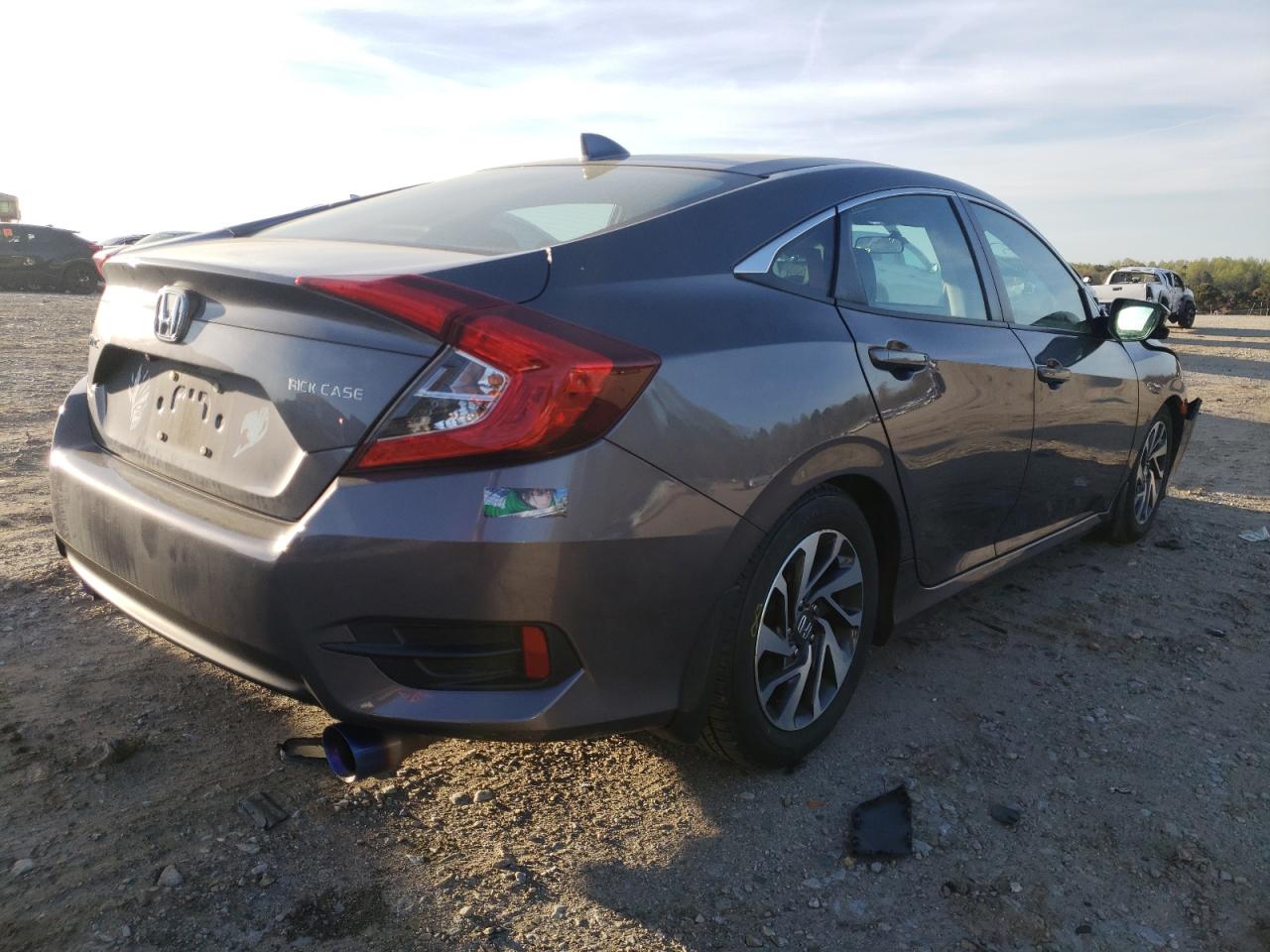 Photo 4 from auction – 2017 HONDA CIVIC EX with VIN 19XFC2F7XHE061392