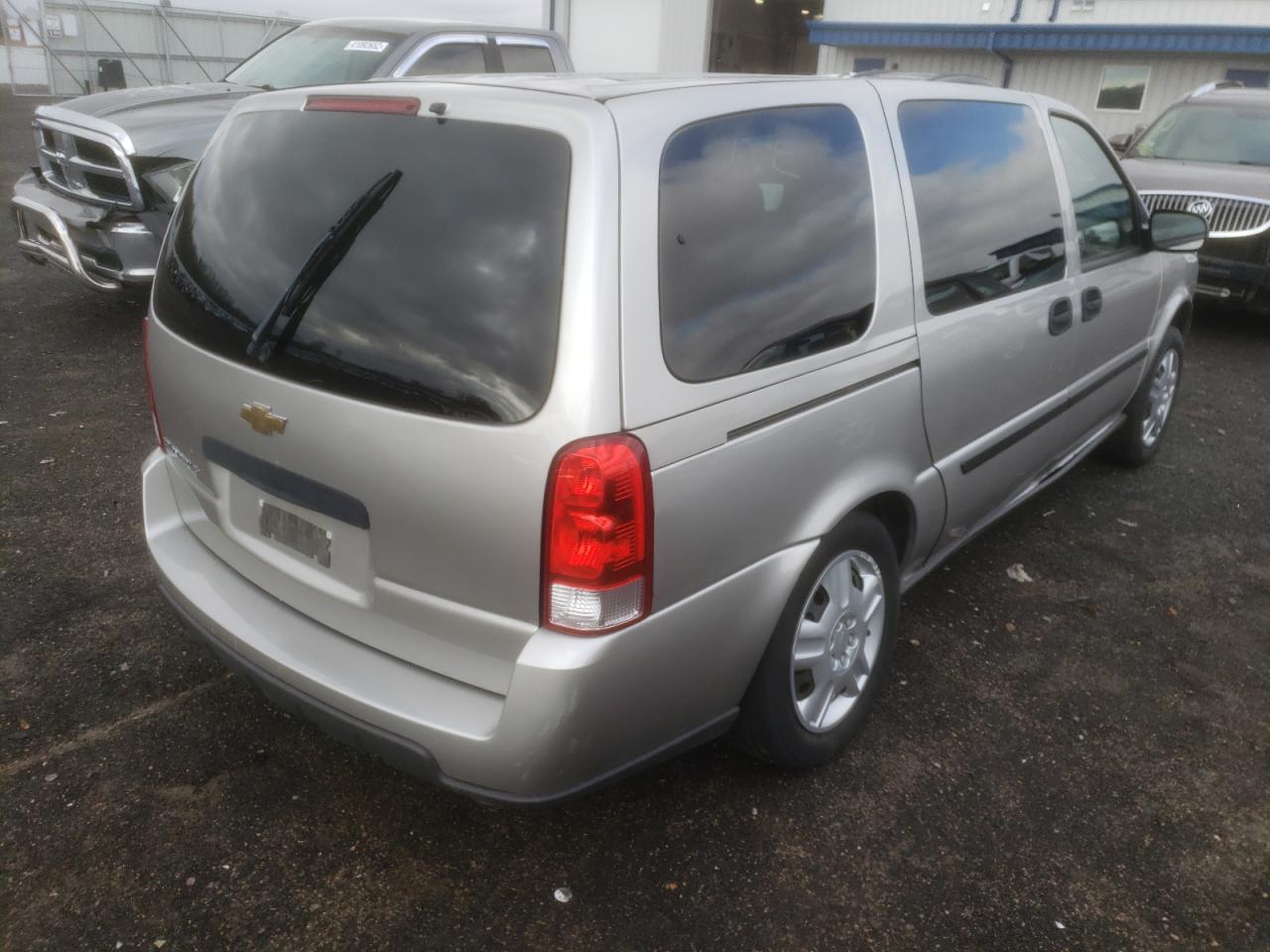 Photo 4 from auction – 2008 CHEVROLET UPLANDER L with VIN 1GNDV23168D208351