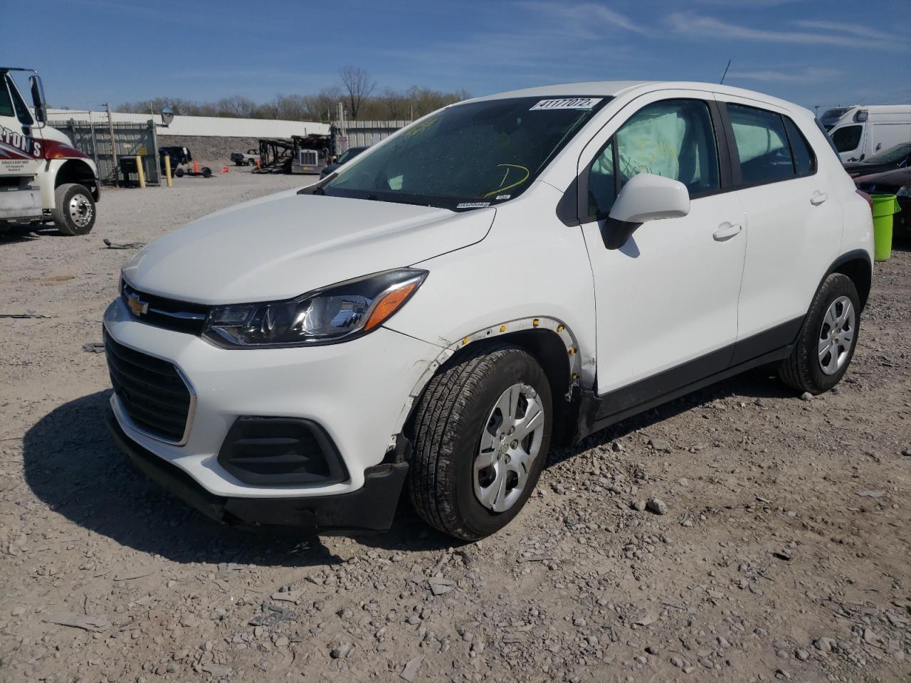 Photo 2 from auction – 2017 CHEVROLET TRAX LS with VIN KL7CJKSB7HB055000
