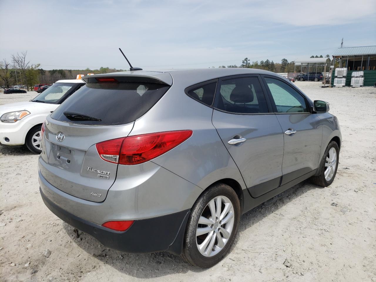Photo 4 from auction – 2013 HYUNDAI TUCSON GLS with VIN KM8JUCAC0DU575891