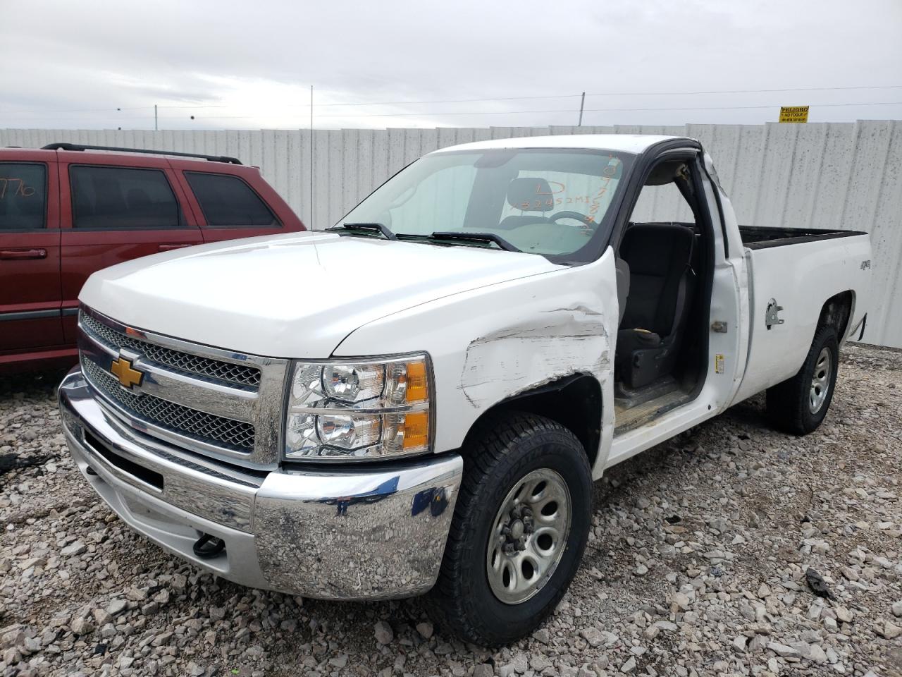 Photo 2 from auction – 2013 CHEVROLET SILVERADO with VIN 1GCNKPE07DZ150853