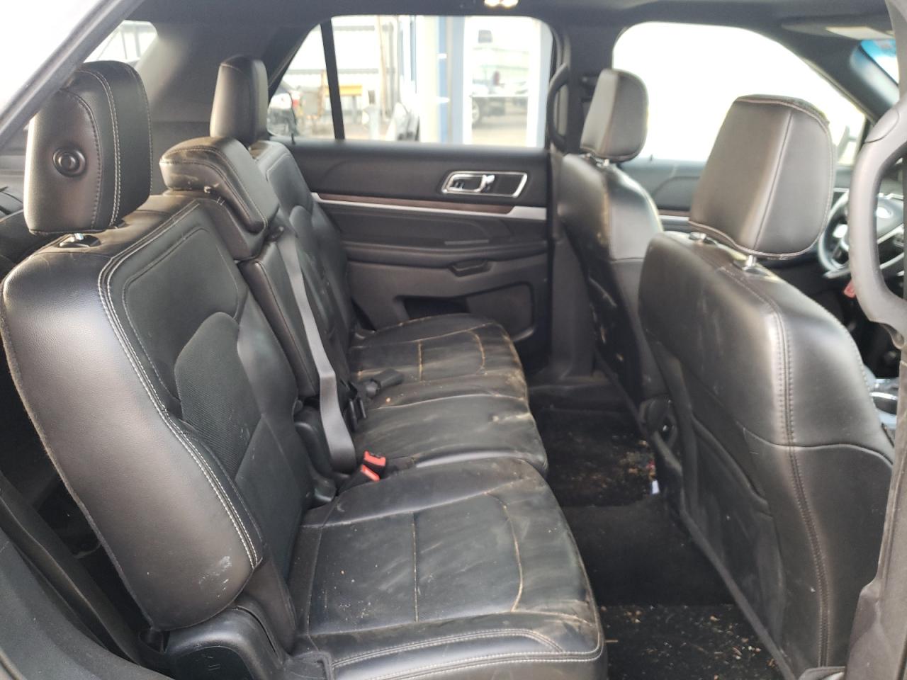 Photo 6 from auction – 2018 FORD EXPLORER L with VIN 1FM5K8F87JGB67147