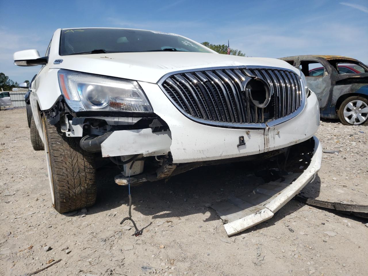Photo 9 from auction – 2016 BUICK LACROSSE with VIN 1G4GB5G39GF259255