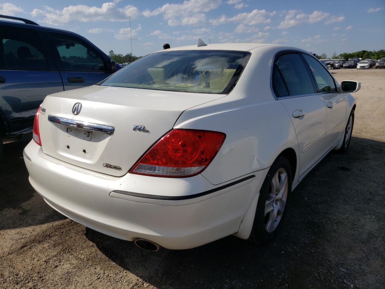 Photo 4 from auction – 2006 ACURA RL with VIN JH4KB16506C008343
