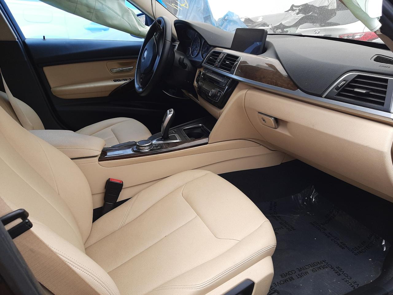 Photo 5 from auction – 2017 BMW 320 I with VIN WBA8E1G31HNU15642