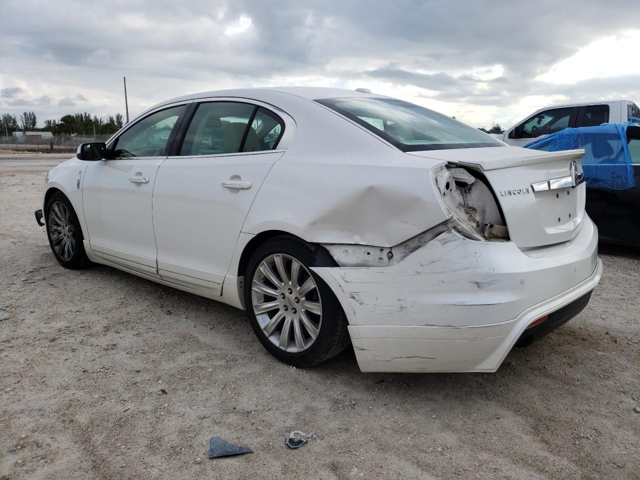 Photo 3 from auction – 2010 LINCOLN MKS with VIN 1LNHL9FT6AG608626