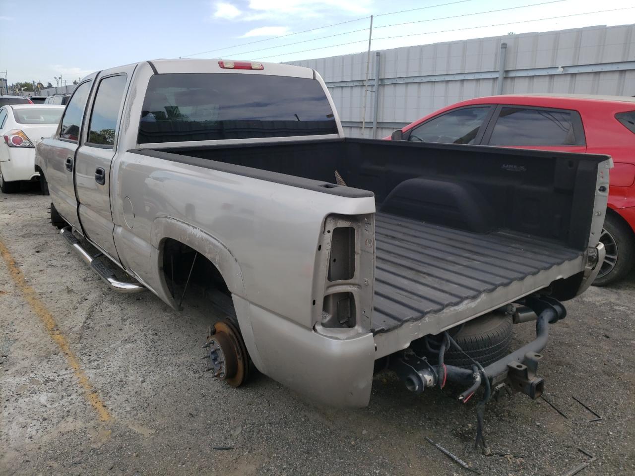 Photo 3 from auction – 2004 CHEVROLET SILVERADO with VIN 1GCGC23UX4F193003