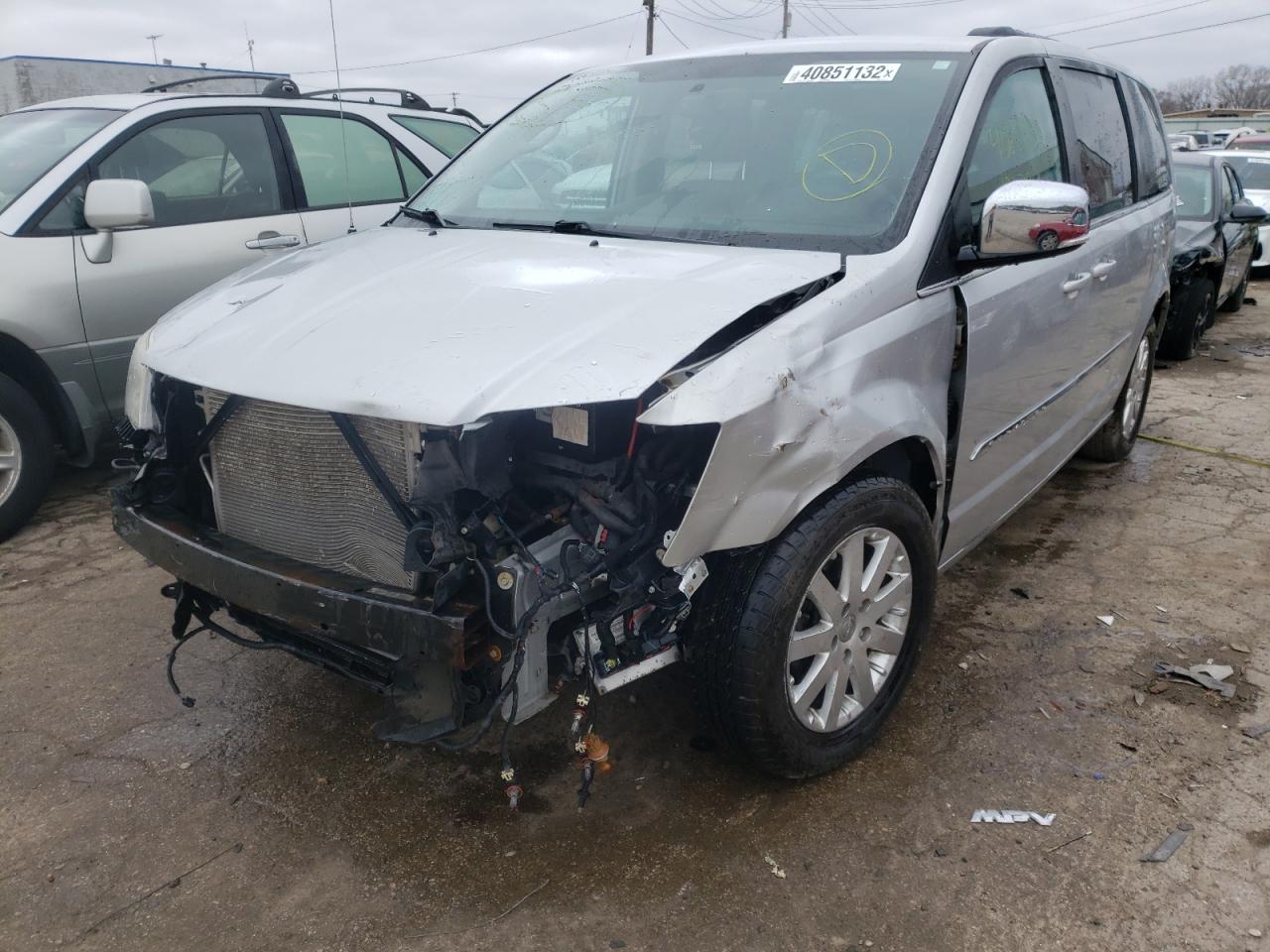 Photo 2 from auction – 2011 CHRYSLER TOWN & COU with VIN 2A4RR8DG7BR677679