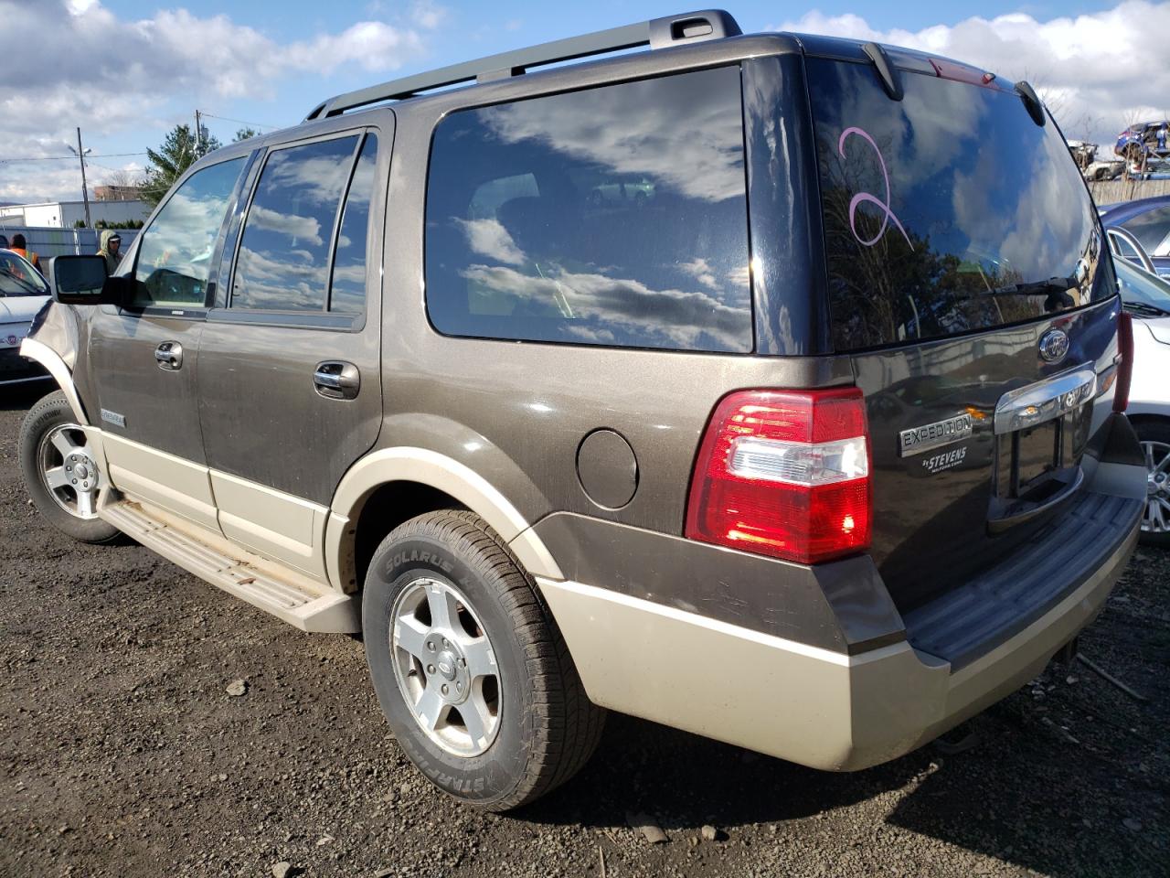 Photo 4 from auction – 2008 FORD EXPEDITION with VIN 1FMFU185X8LA23392