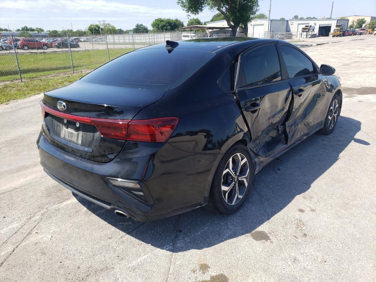 Photo 4 from auction – 2021 KIA FORTE FE with VIN 3KPF24AD2ME304358