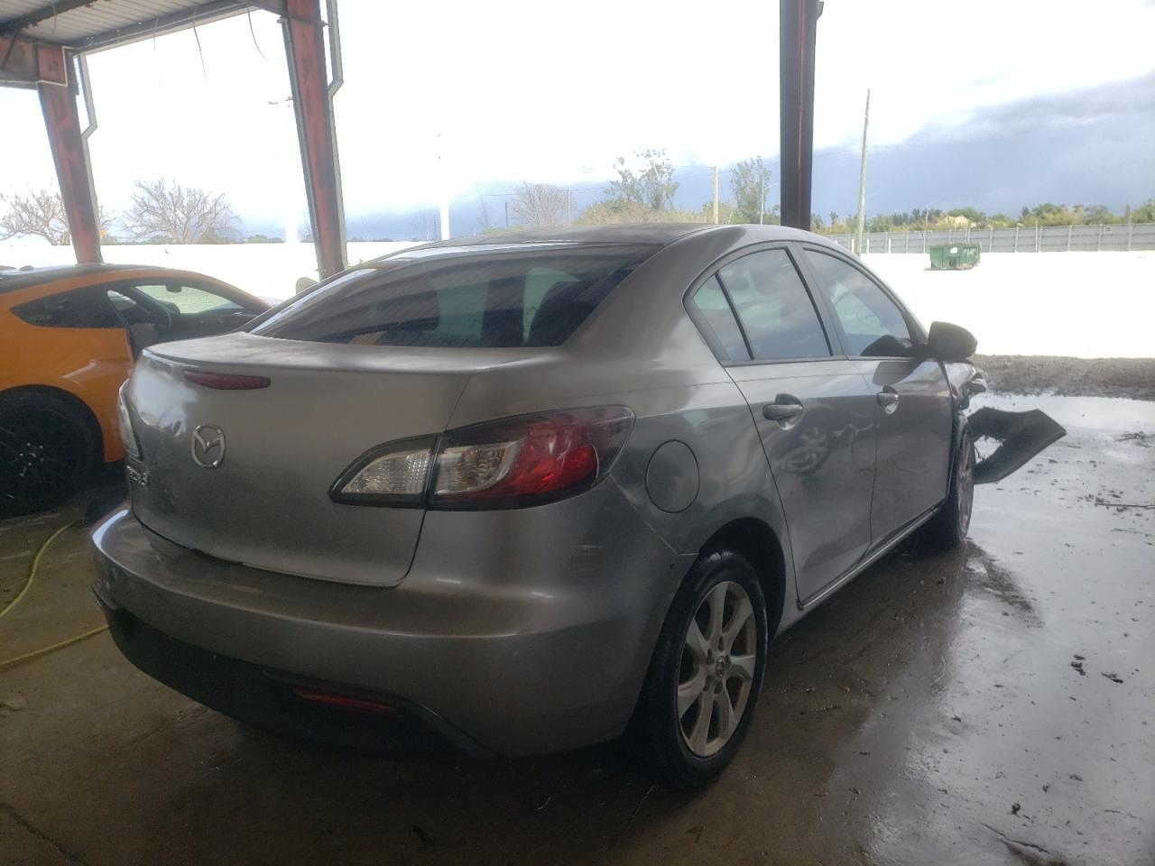 Photo 4 from auction – 2010 MAZDA 3 I with VIN JM1BL1SFXA1214075