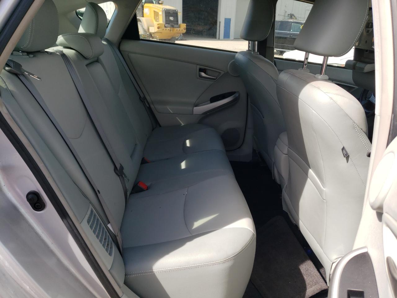 Photo 6 from auction – 2015 TOYOTA PRIUS with VIN JTDKN3DU3F1909247
