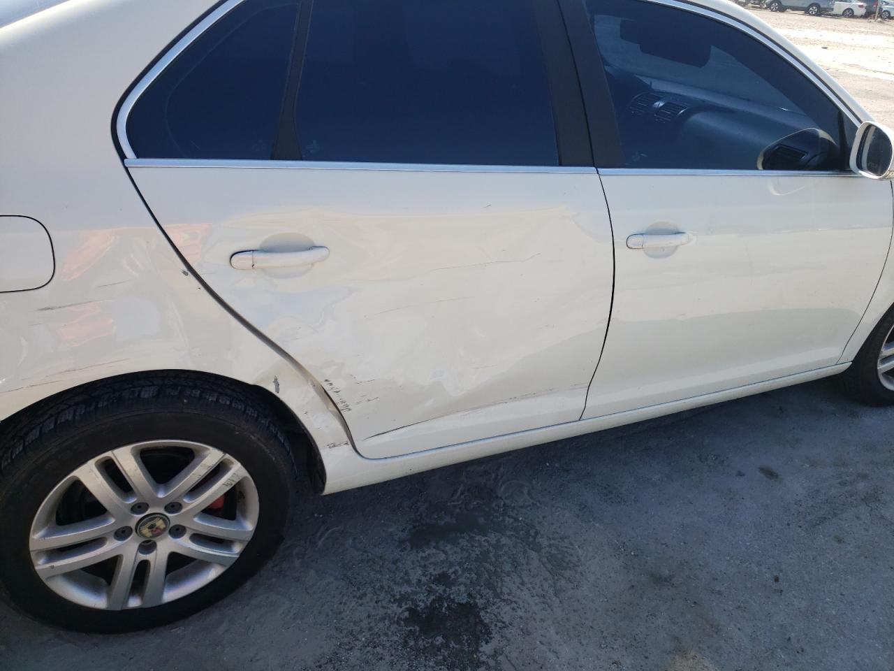 Photo 9 from auction – 2007 VOLKSWAGEN JETTA WOLF with VIN 3VWEF71K97M077645
