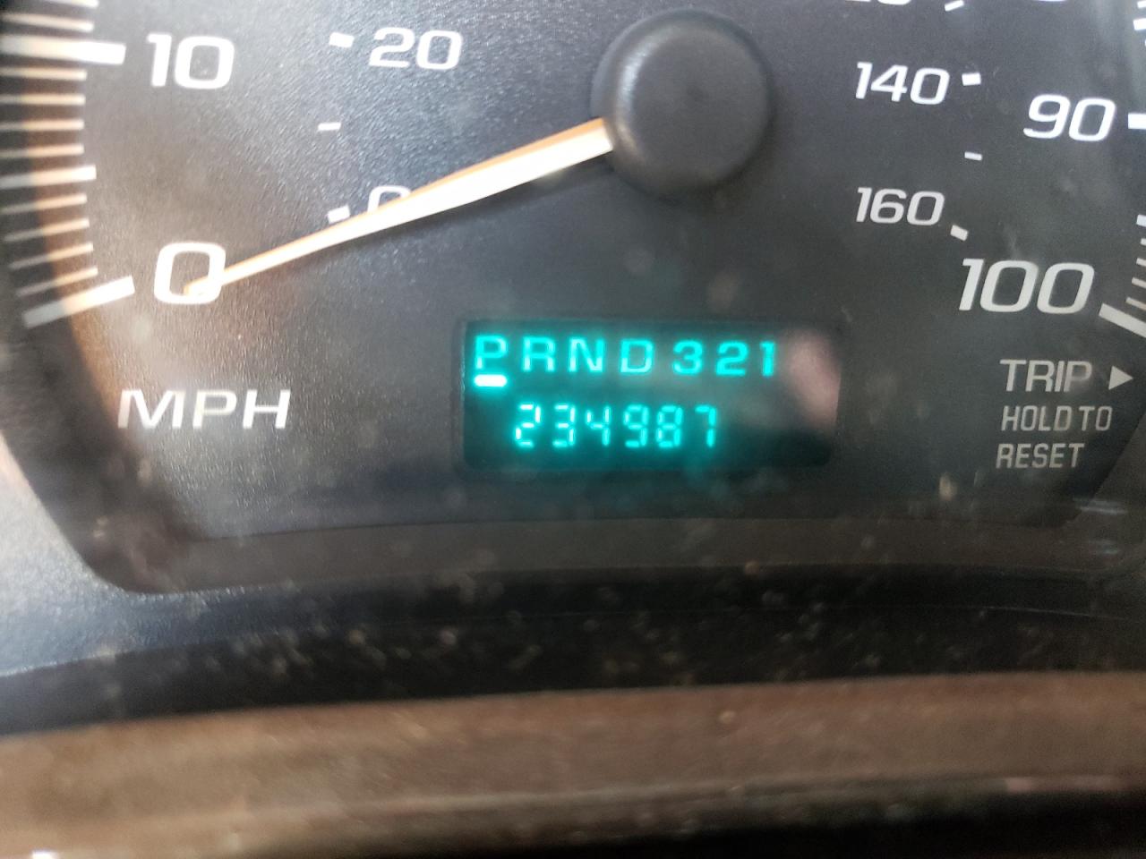Photo 8 from auction – 2003 CHEVROLET EXPRESS G1 with VIN 1GBFG15T331235235