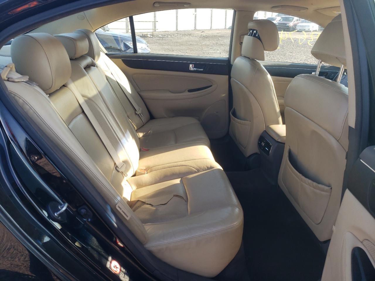 Photo 6 from auction – 2011 HYUNDAI GENESIS 3. with VIN KMHGC4DE9BU142969
