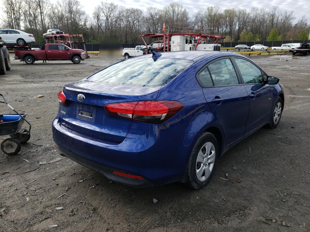 Photo 4 from auction – 2018 KIA FORTE LX with VIN 3KPFL4A75JE196188