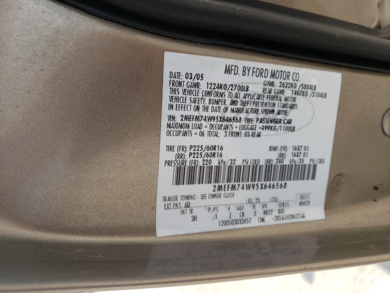 Photo 10 from auction – 2005 MERCURY GRAND MARQ with VIN 2MEFM74W95X646568