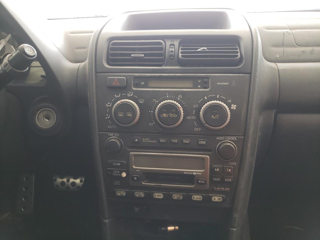 Photo 9 from auction – 2003 LEXUS IS 300 with VIN JTHBD192030079261