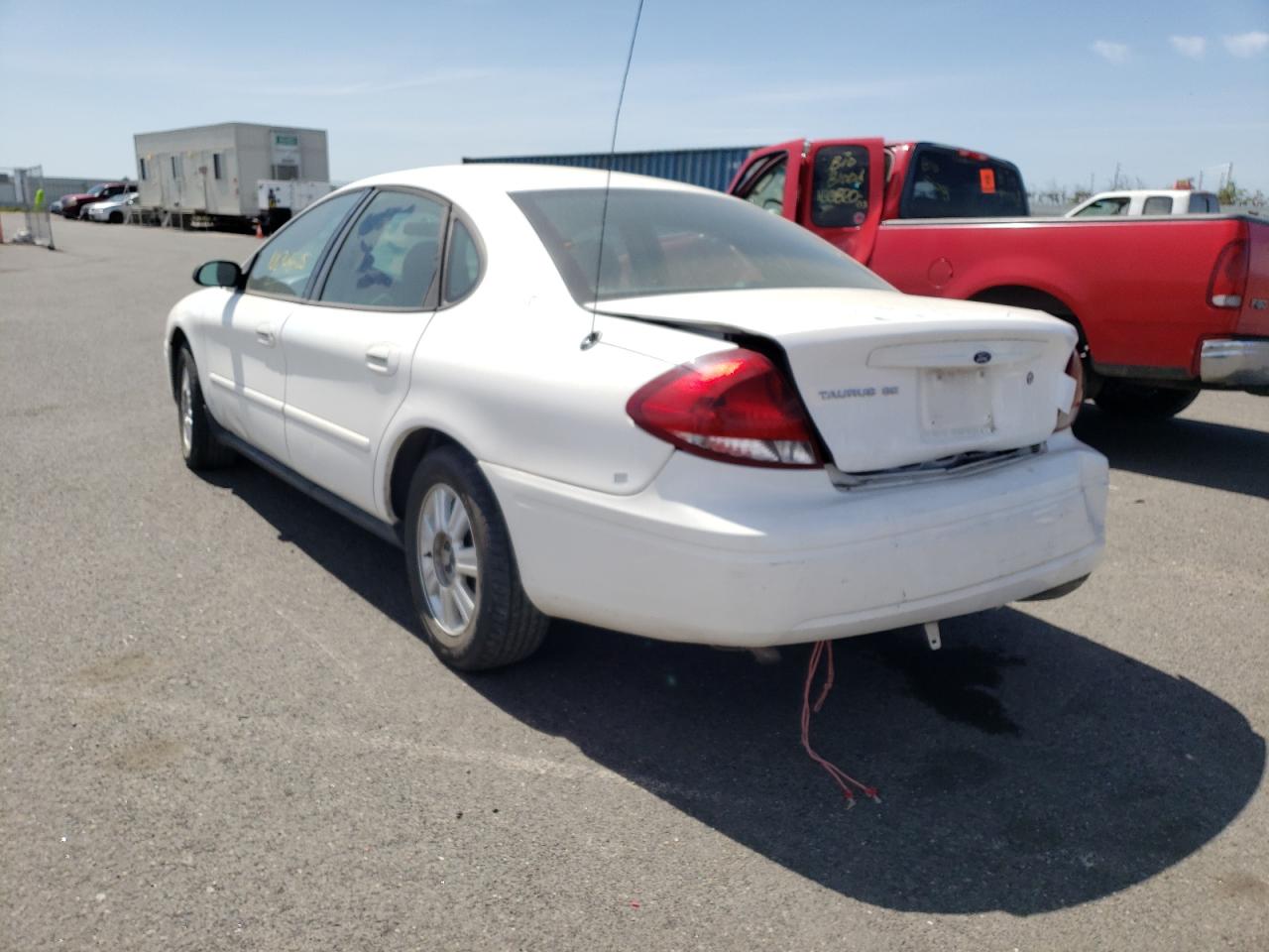 Photo 3 from auction – 2005 FORD TAURUS SE with VIN 1FAFP53U15A307850