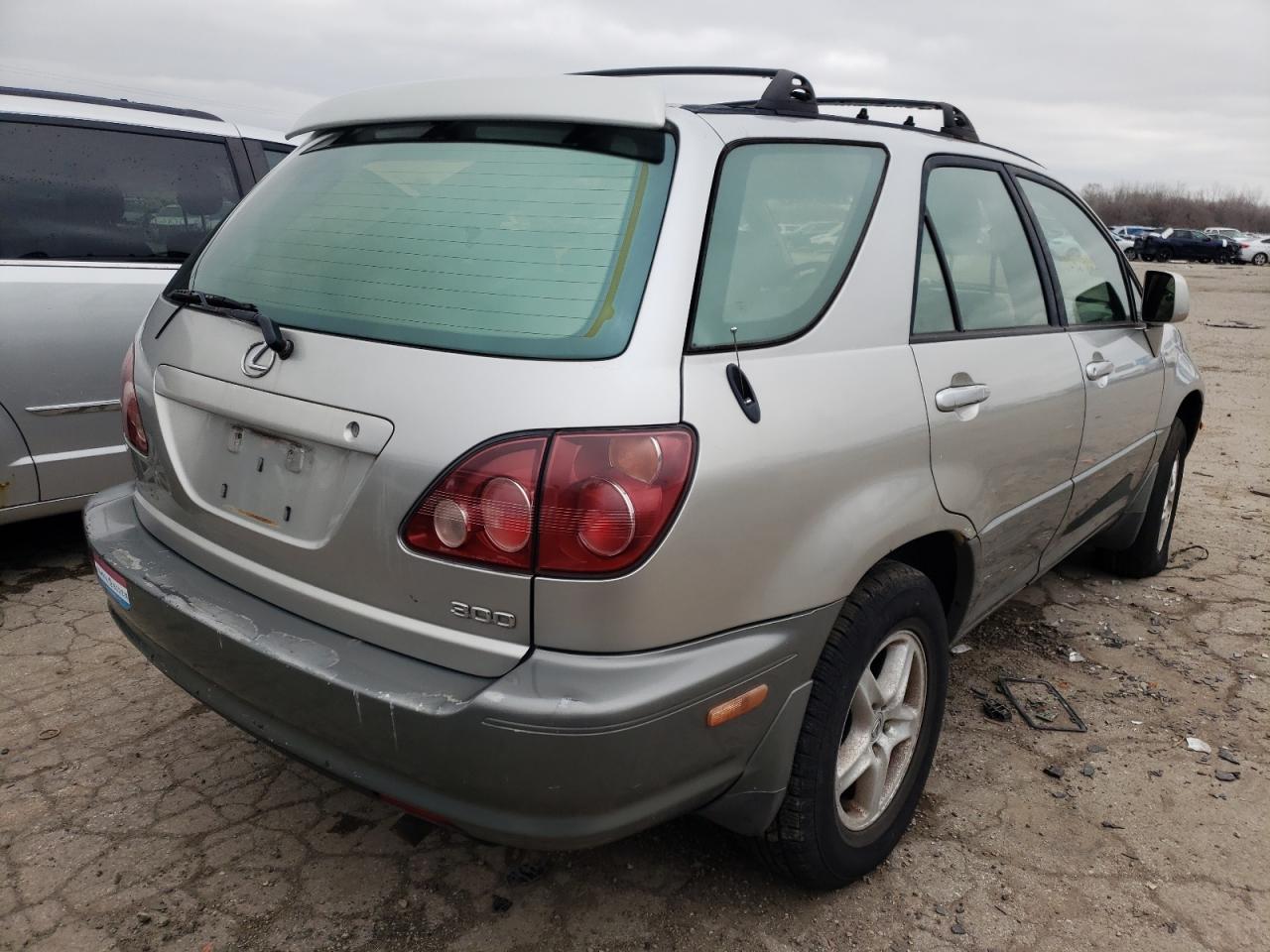 Photo 4 from auction – 1999 LEXUS RX 300 with VIN JT6HF10U4X0060861