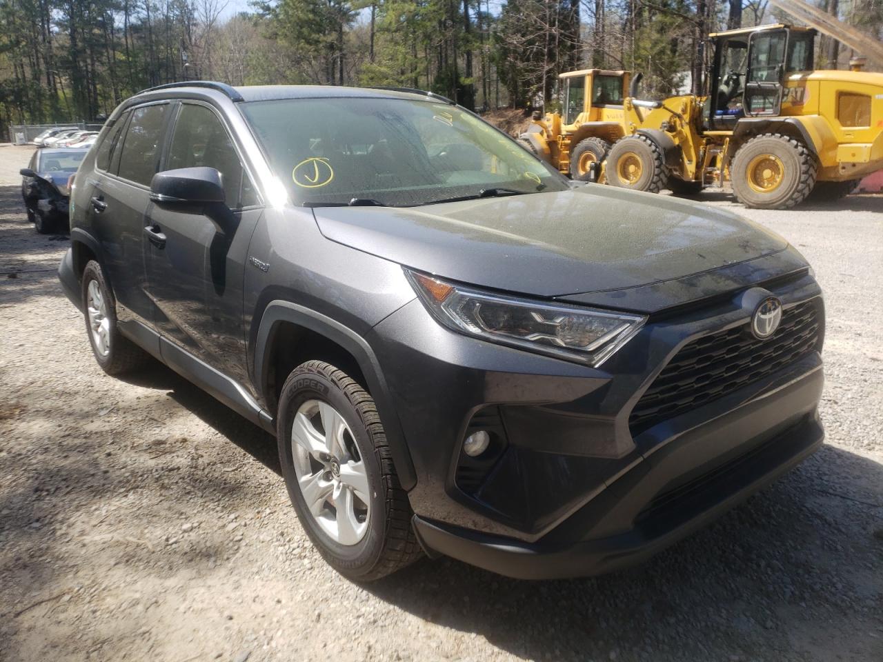 Photo 1 from auction – 2020 TOYOTA RAV4 XLE with VIN JTMR6RFVXLD001568