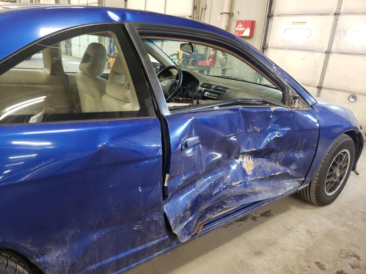 Photo 9 from auction – 2004 HONDA CIVIC EX with VIN 1HGEM22904L014262