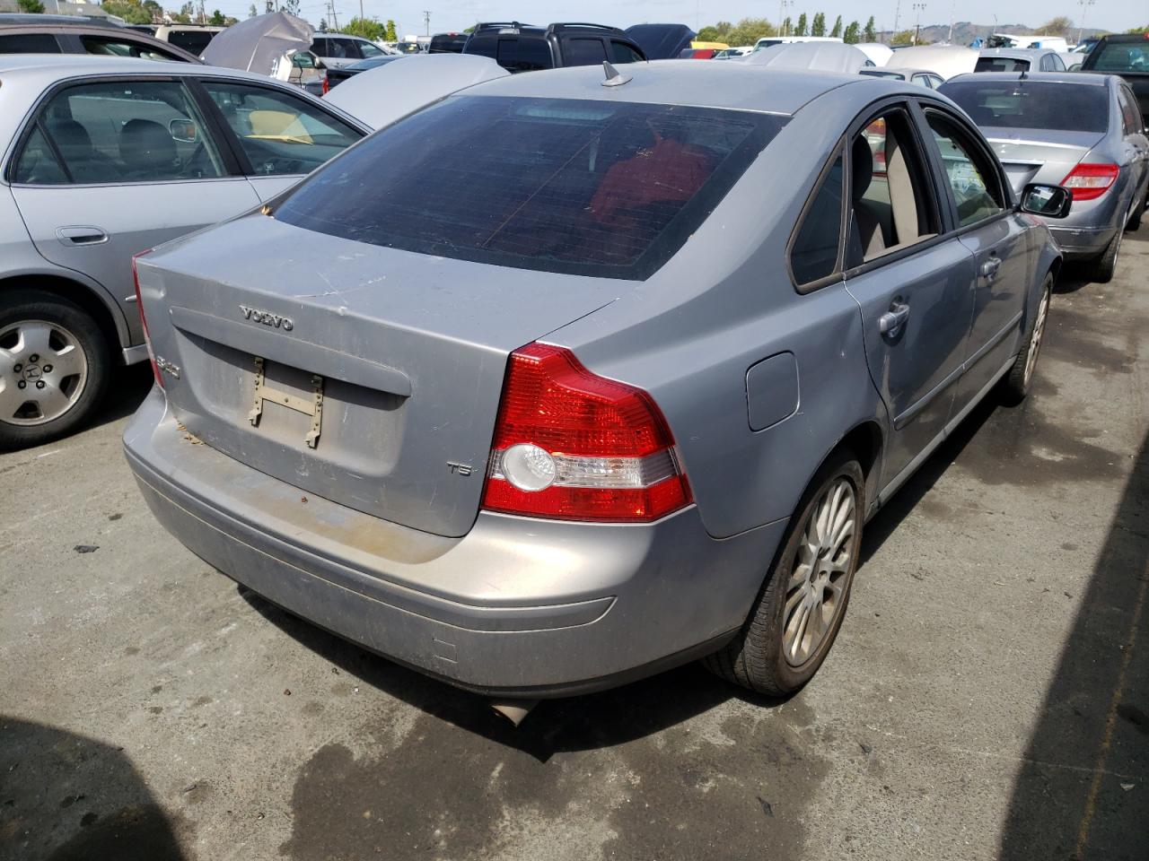 Photo 4 from auction – 2004 VOLVO S40 T5 with VIN YV1MS682242025944