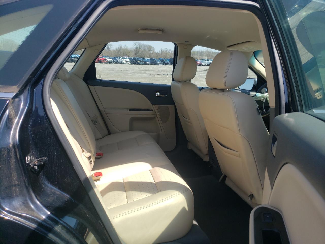 Photo 6 from auction – 2008 MERCURY SABLE LUXU with VIN 1MEHM40W28G601110