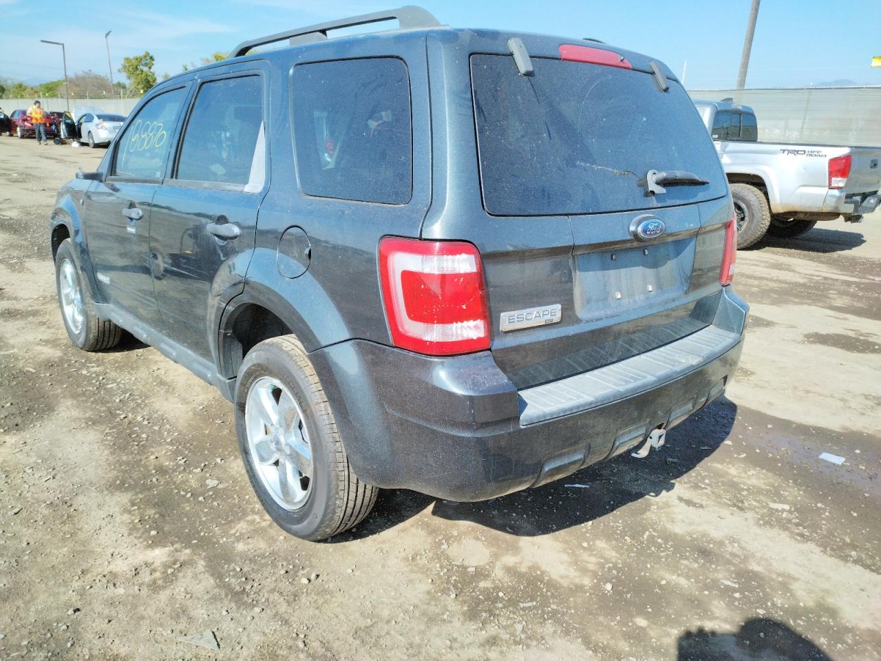 Photo 3 from auction – 2008 FORD ESCAPE XLT with VIN 1FMCU03138KB51254